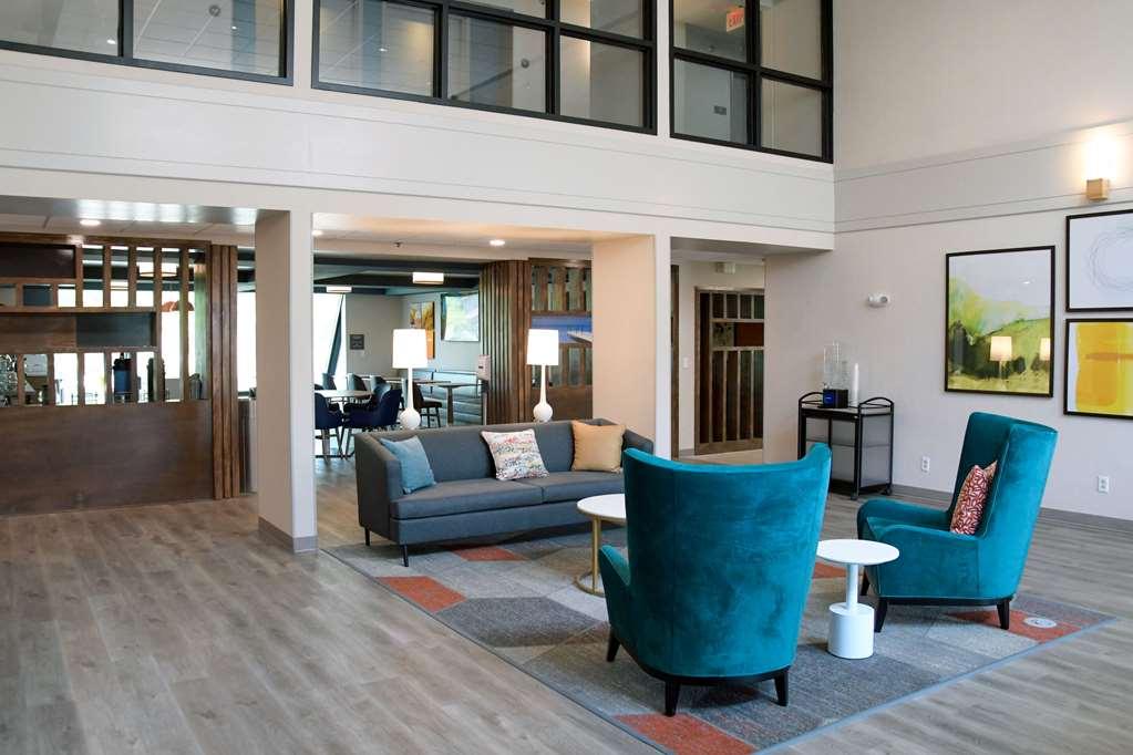 Comfort Inn & Suites Nw Milwaukee Germantown Interior photo