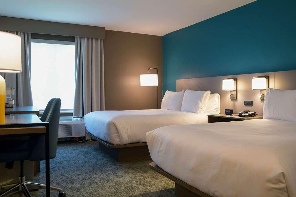 Comfort Inn & Suites Nw Milwaukee Germantown Room photo
